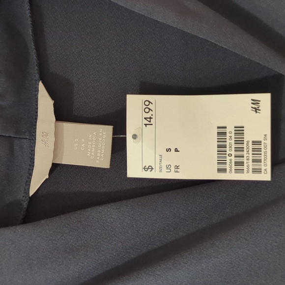 H&M Ladies Short Sleeve Top - Picture 3 of 10